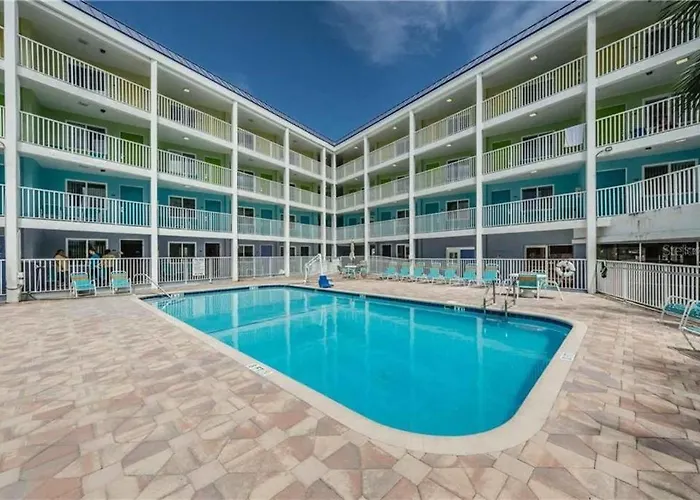 Pelican Point On Clearwater Aparthotel